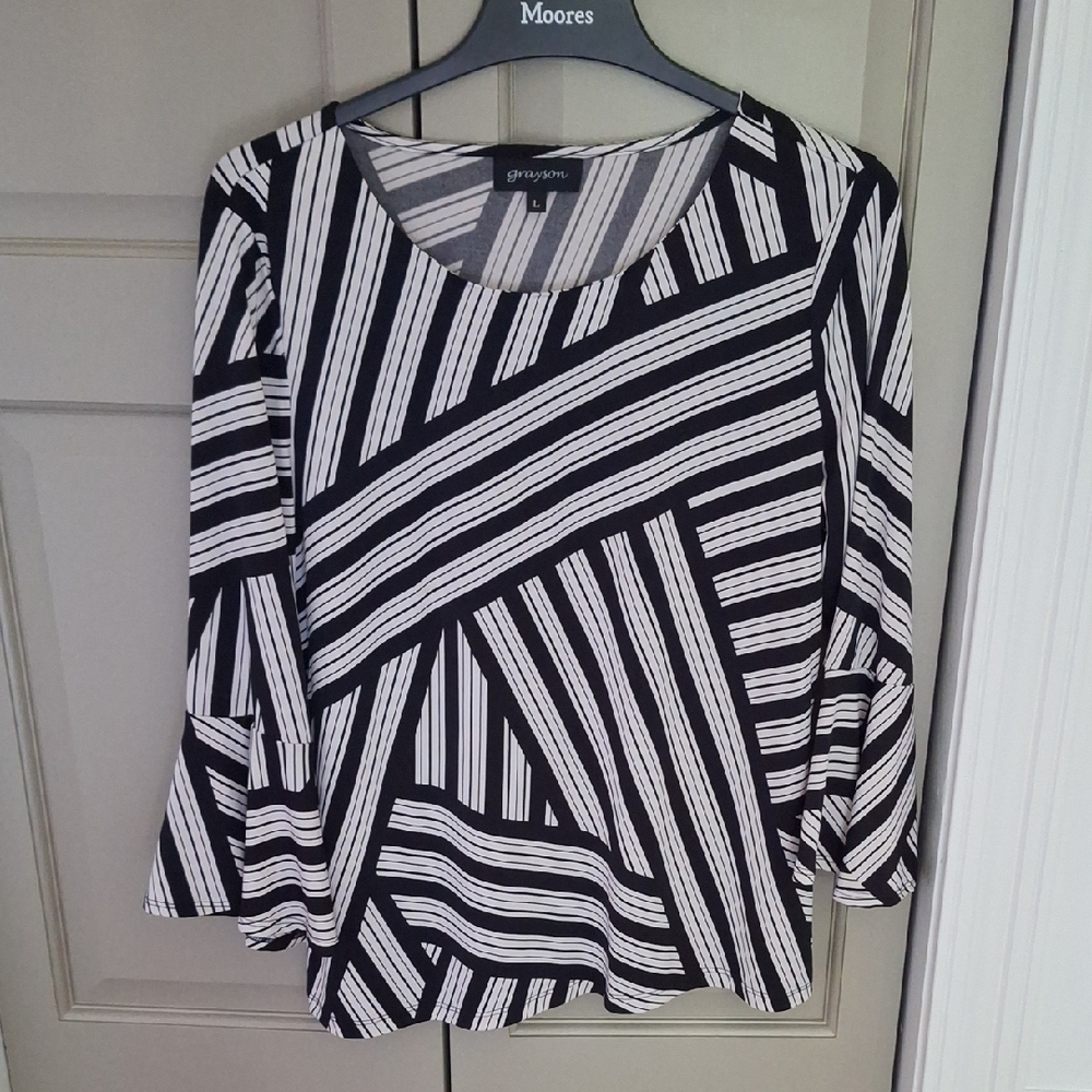 Women's Black and White Striped Top